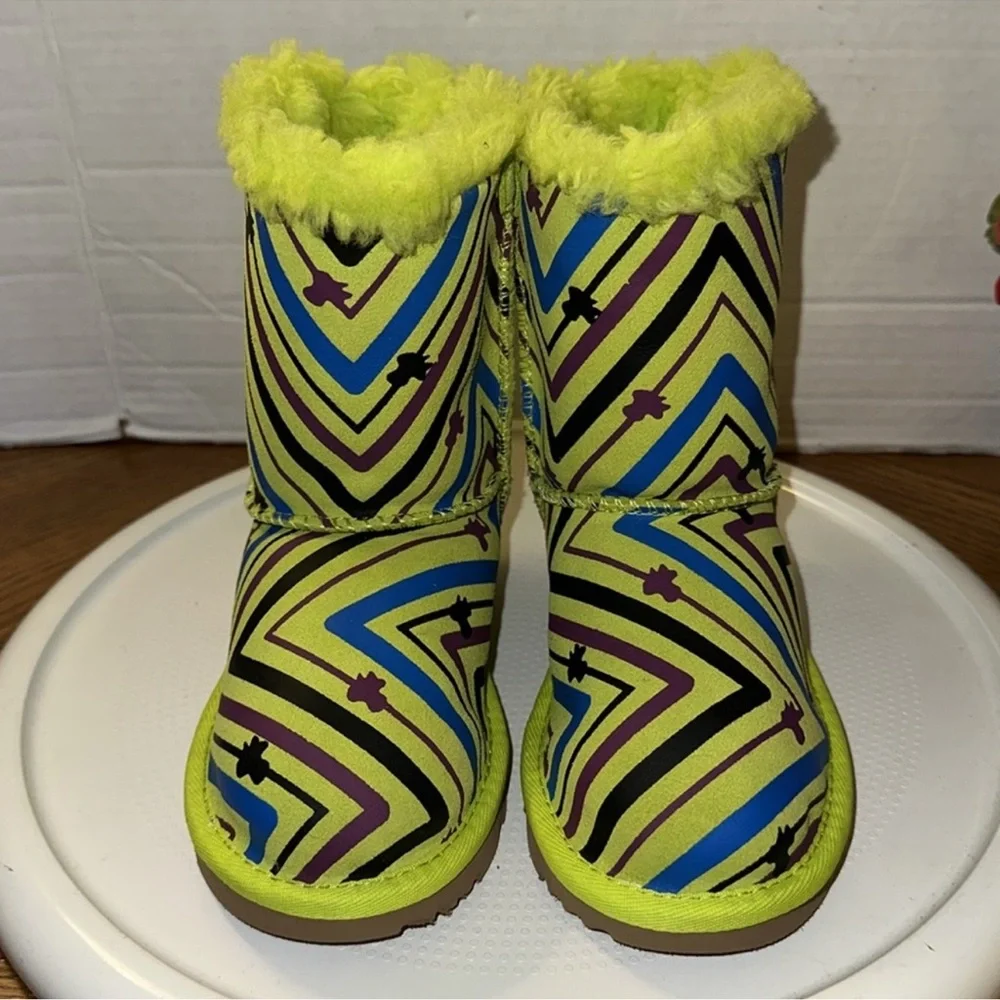 🆕UGG Bailey Bow II Galactic Print Boots